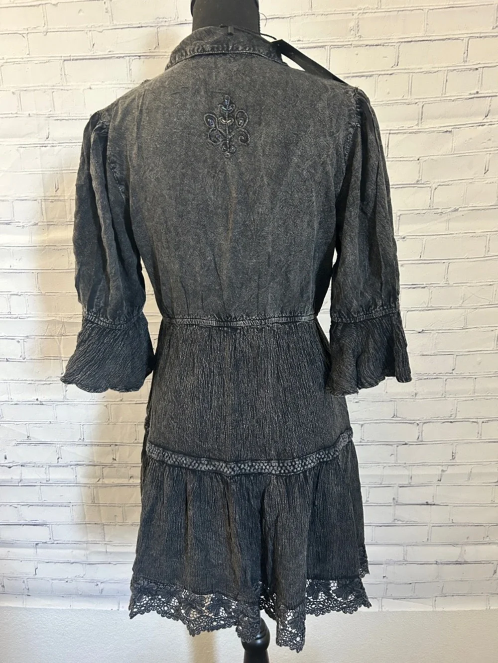 NWT Young Threads Embroidered Washed Gray Boho Tunic Dress. Medium - Picture 3 of 6